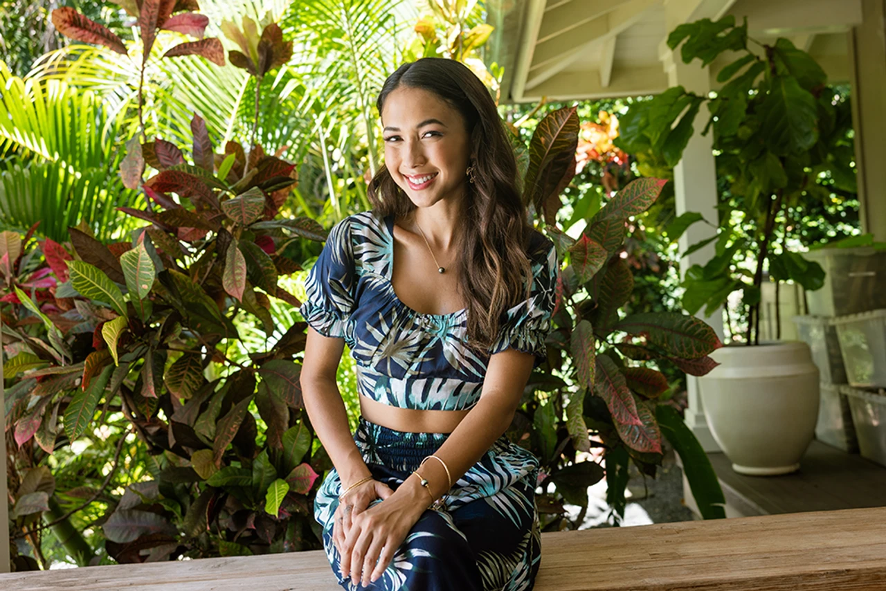 Tahitian Pearl Float Gold Chain Necklace 3 Tahitian Pearl Float Gold Chain Necklace