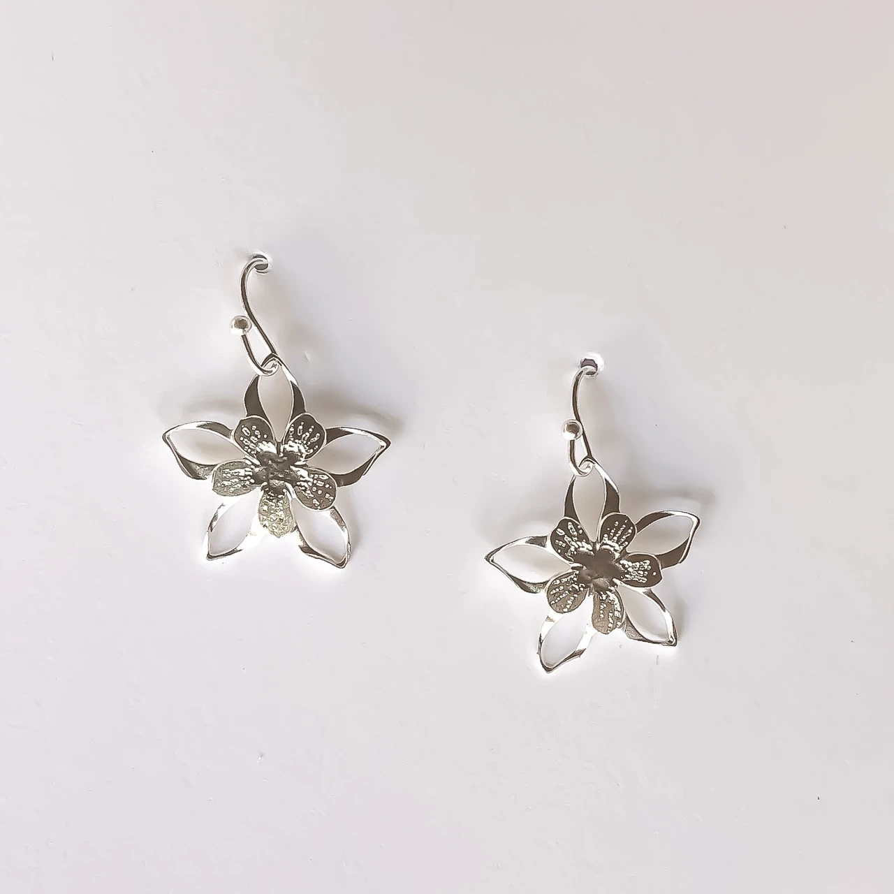 Liv-N-Aloha® Silver Columbine Earrings 3 Liv-N-Aloha® Silver Columbine Earrings